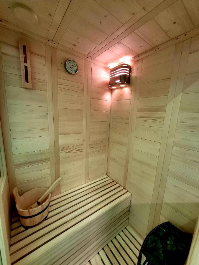 Romantic Deluxe Svite Wise Jacuzzi And Sauna Athens Exterior photo