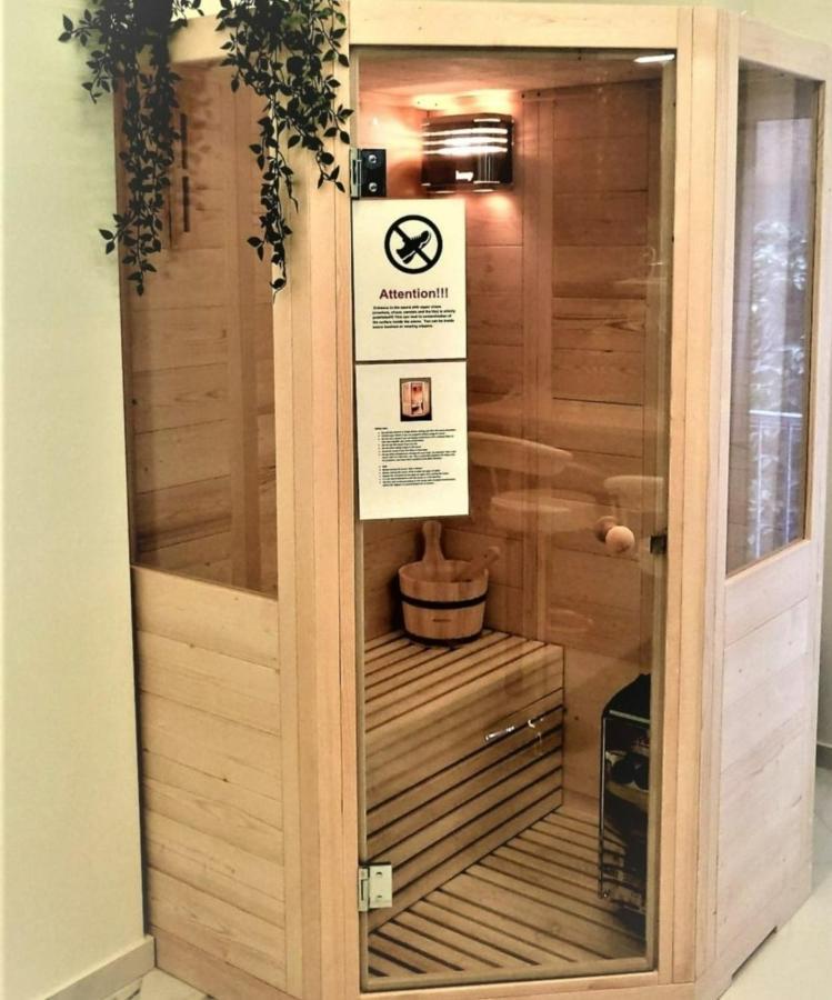 Romantic Deluxe Svite Wise Jacuzzi And Sauna Athens Exterior photo